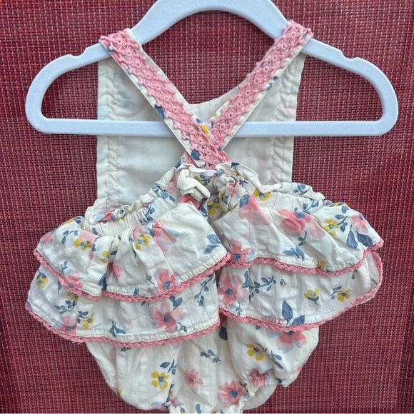 🍭Joie Pastel Floral Baby Outfit with ruffle bottom 6-9 months - Picture 2 of 4